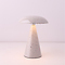 Lámpara de mesa recargable HomeBound by KY LED de Mushie, con pilas, 21 cm, con diseño de lunares, color blanco